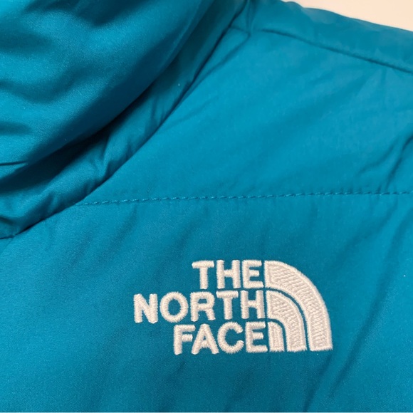 NORTH FACE GIRLS LONG REVERSIBLE COAT, 2 zipped pockets,hooded,warm,washable 😀 - Picture 2 of 14